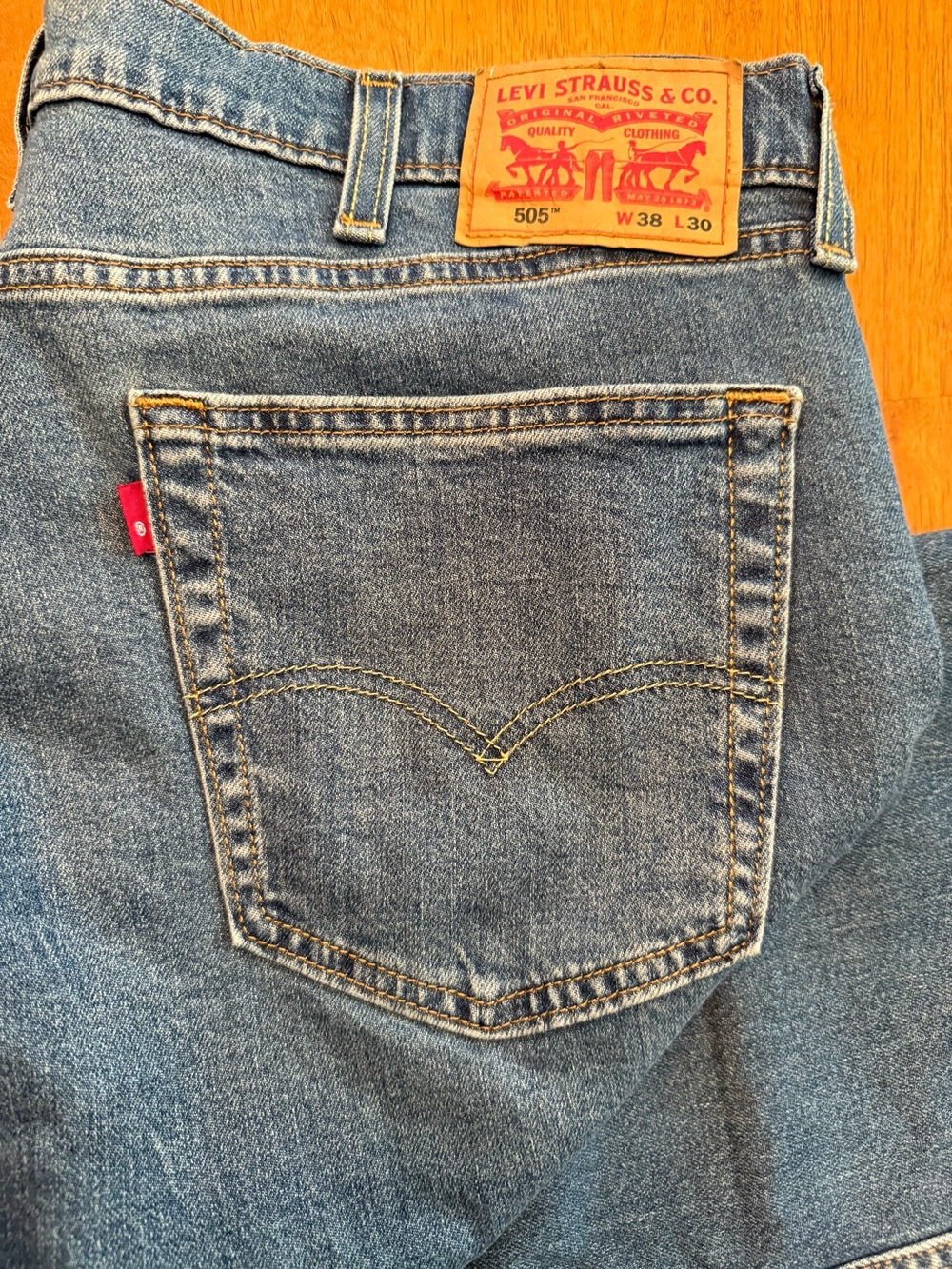 Levis 505 Jeans Mens 38x30 Regular Fit Straight Leg Blue Denim Red Blank Tab R